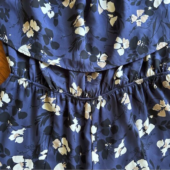 Peach Love California Navy Floral Off Shoulder Romper Size Large - Picture 5 of 12